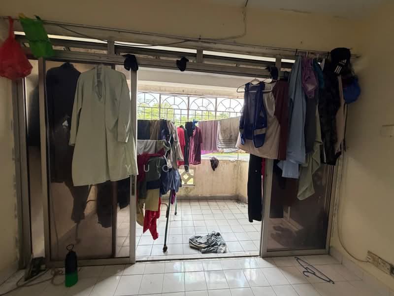 Apartment for Sale at Tanjong Puteri Apartment - Yucong . - Balcony - PropertyGuru.com.my