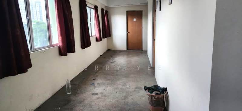 Kedai / Pejabat untuk Dijual di Ampang (Selangor) - Terry Yee - Corridor - PropertyGuru.com.my