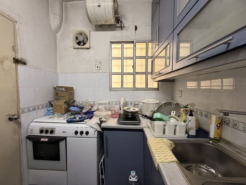Rumah Teres 2.5 Tingkat untuk Dijual di Taman Sri Sinar (Segambut) - Adilah Adib - Kitchen - PropertyGuru.com.my