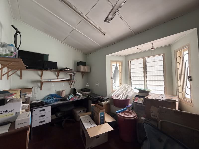 Rumah Teres 2.5 Tingkat untuk Dijual di Taman Sri Sinar (Segambut) - Adilah Adib - Study - PropertyGuru.com.my