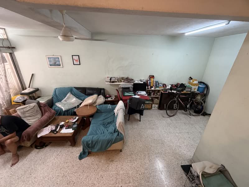Rumah Teres 2.5 Tingkat untuk Dijual di Taman Sri Sinar (Segambut) - Adilah Adib - Living Room - PropertyGuru.com.my