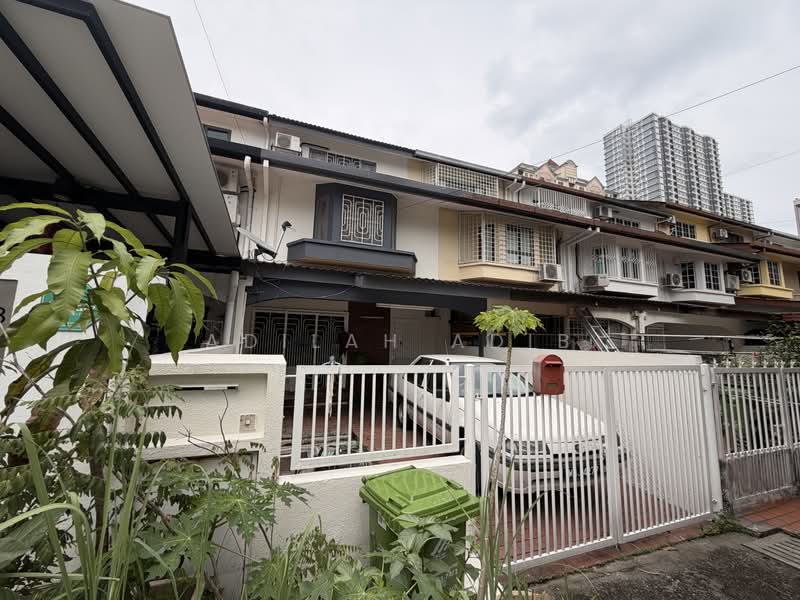Rumah Teres 2.5 Tingkat untuk Dijual di Taman Sri Sinar (Segambut) - Adilah Adib - Exterior - PropertyGuru.com.my