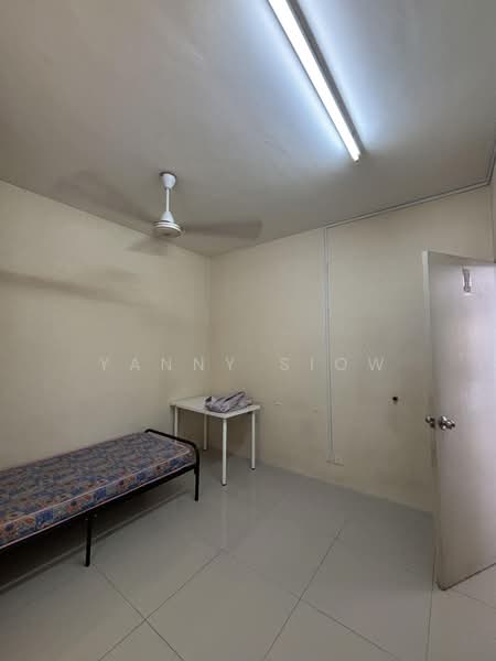 Kondominium untuk Disewa di Platinum Lake PV 16 - Yanny Siow - Bedroom - PropertyGuru.com.my