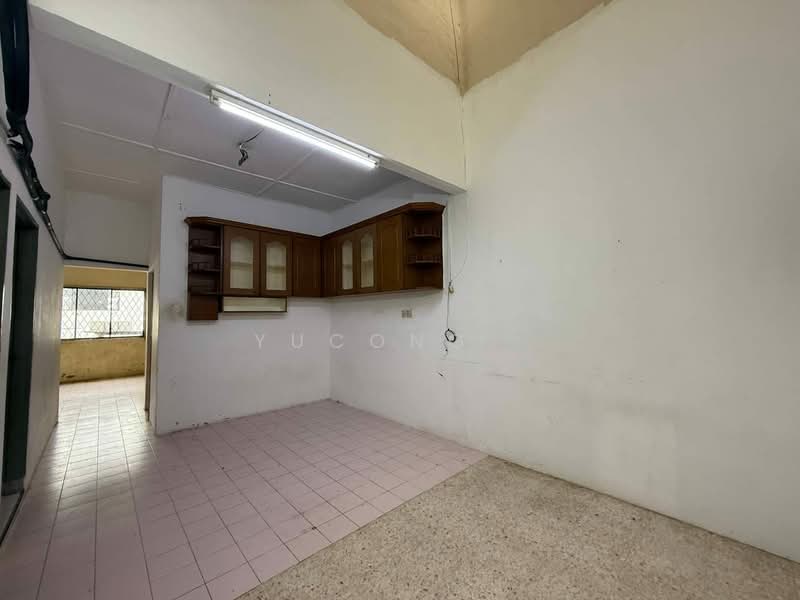Rumah Teres 1 Tingkat untuk Dijual di Bandar Baru Permas Jaya (Permas Jaya) - Yucong . - Kitchen - PropertyGuru.com.my