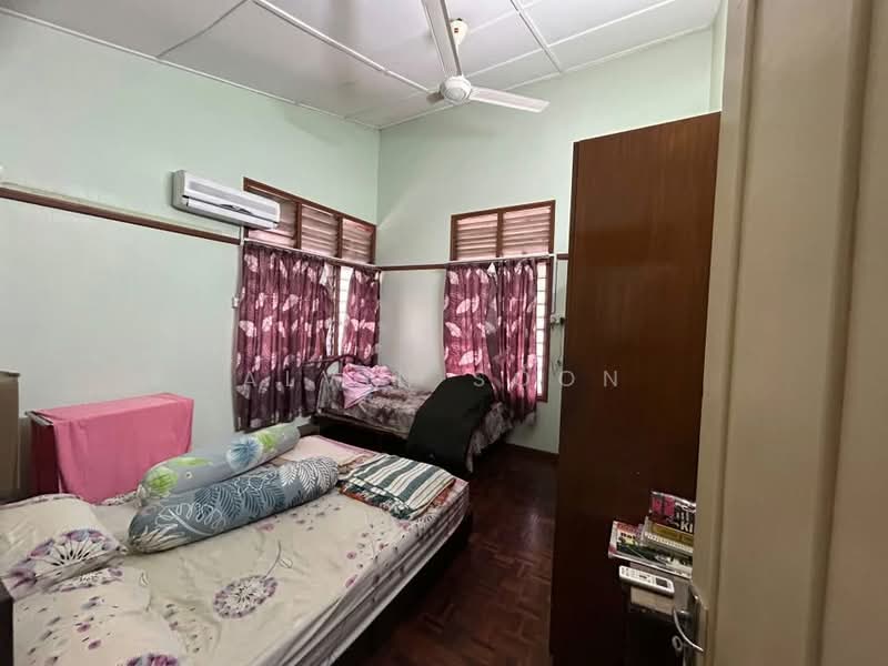 Semi-Detached House for Sale in Taman Lim (Ipoh) - Alvin Soon - Bedroom - PropertyGuru.com.my