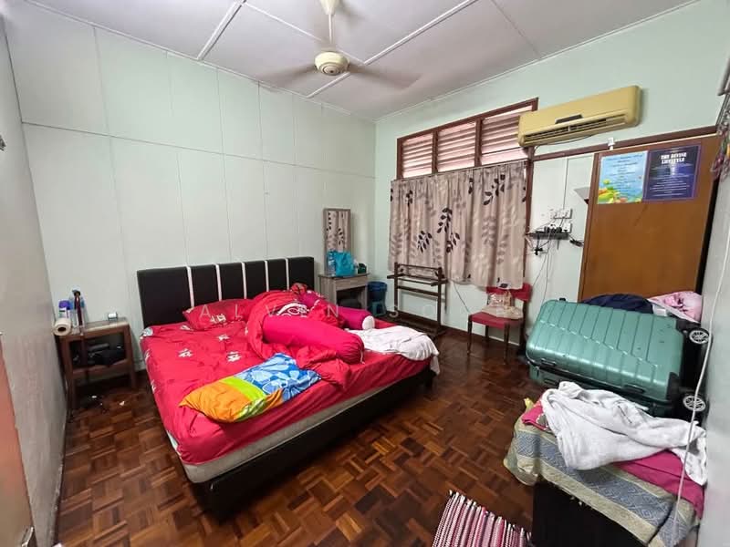 Semi-Detached House for Sale in Taman Lim (Ipoh) - Alvin Soon - Bedroom - PropertyGuru.com.my