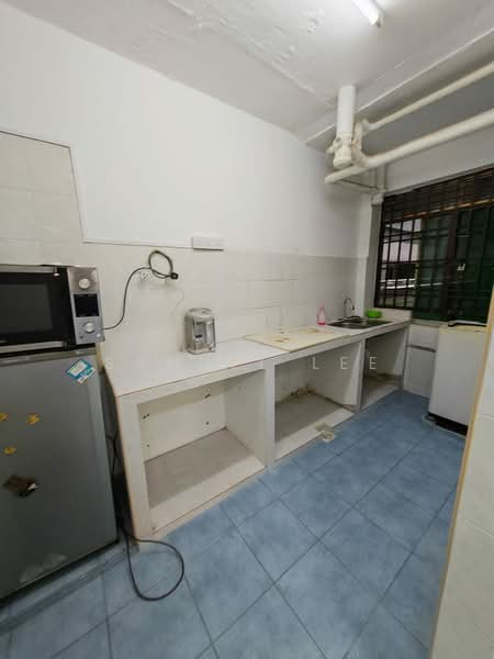 Rumah Flat untuk Disewa di Rumah Pangsa Permas Jaya - Samuel Lee - Kitchen - PropertyGuru.com.my
