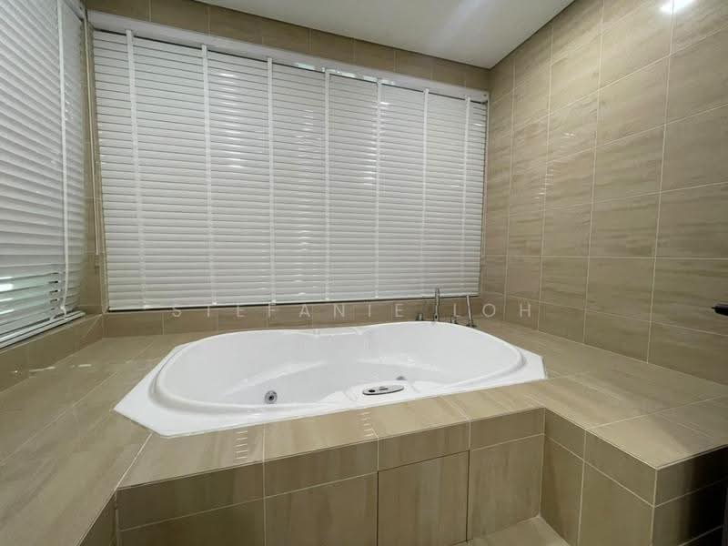 Kediaman Servis untuk Disewa di Marc Residence - Stefanie Loh - Master Bathroom - PropertyGuru.com.my