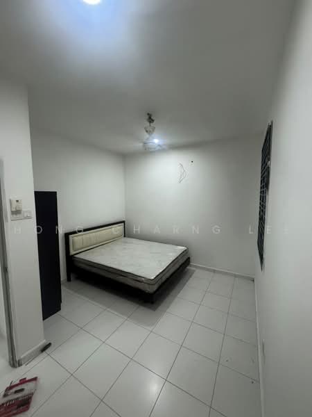 Kondominium untuk Disewa di Scott Towers @ Larkin JB - Hong Charng Lee - Bedroom - PropertyGuru.com.my