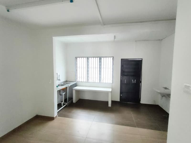 2-storey Terraced House for Sale in Johor Bahru (Johor) - Jasmine Lim - Kitchen - PropertyGuru.com.my