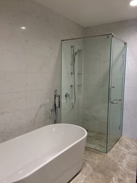 Servis Apartment untuk Dijual di The Face Suites (Platinum Suites) - Rina . - Bathroom - PropertyGuru.com.my