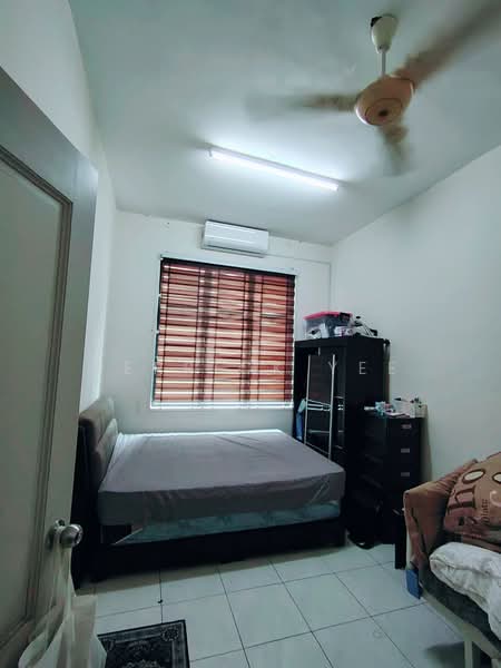 Rumah Berkembar untuk Dijual di Taman Desa Idaman (Durian Tunggal) - Derrick Yee - Bedroom - PropertyGuru.com.my