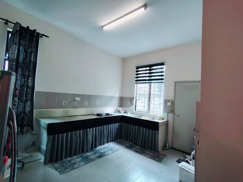 Rumah Berkembar untuk Dijual di Taman Desa Idaman (Durian Tunggal) - Derrick Yee - Kitchen - PropertyGuru.com.my