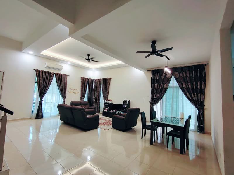 Rumah Berkembar untuk Dijual di Taman Desa Idaman (Durian Tunggal) - Derrick Yee - Living Room - PropertyGuru.com.my
