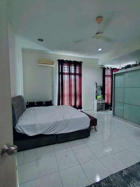 Rumah Berkembar untuk Dijual di Taman Desa Idaman (Durian Tunggal) - Derrick Yee - Bedroom - PropertyGuru.com.my