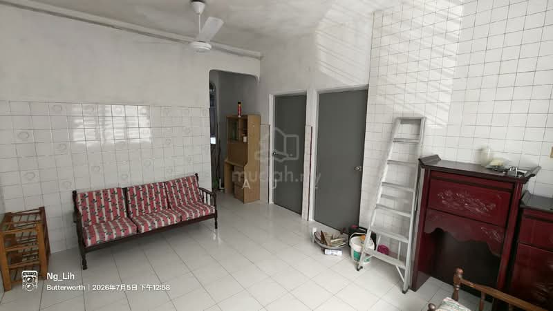 Rumah Flat untuk Disewa di Taman Mesra - LAU . - Living Room - PropertyGuru.com.my