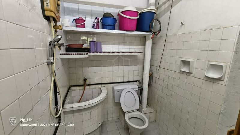 Rumah Flat untuk Disewa di Taman Mesra - LAU . - Bathroom - PropertyGuru.com.my