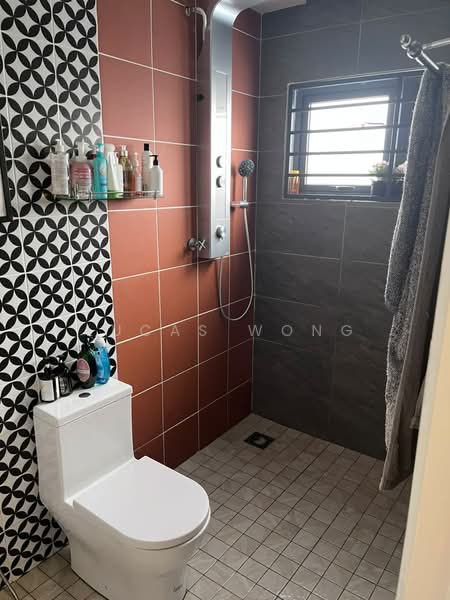 Rumah Teres 2 Tingkat untuk Dijual di Taman Desa Jaya (Kepong) - Lucas Wong - Bathroom - PropertyGuru.com.my