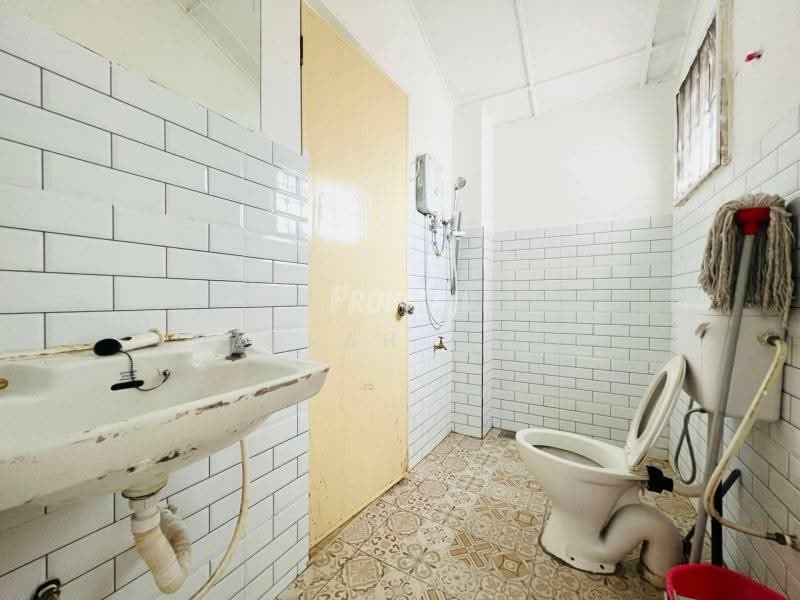 2-storey Terraced House for Sale in Taman Tun Dr Ismail (Kuala Lumpur) - Nadrah Omar - Bathroom - PropertyGuru.com.my