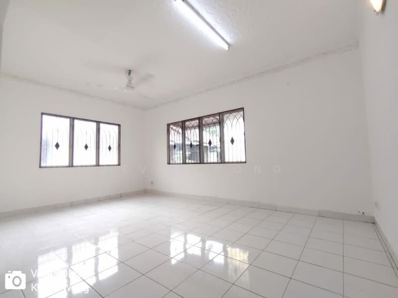 Rumah Teres 2-Tingkat untuk Dijual di Taman Sri Gombak (Gombak) - Kevan Wong - Living Room - PropertyGuru.com.my
