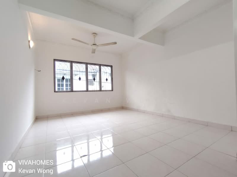 Rumah Teres 2-Tingkat untuk Dijual di Taman Sri Gombak (Gombak) - Kevan Wong - Living Room - PropertyGuru.com.my