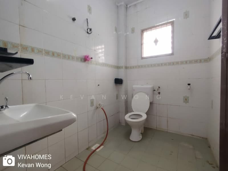 Rumah Teres 2-Tingkat untuk Dijual di Taman Sri Gombak (Gombak) - Kevan Wong - Bathroom - PropertyGuru.com.my