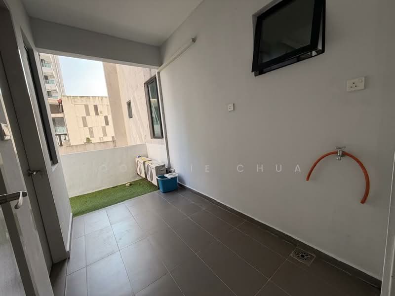 Kondominium untuk Dijual di Paragon 3 - Soon Jie Chua - Balcony - PropertyGuru.com.my