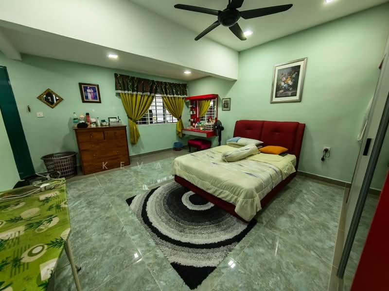 Rumah Teres 2-Tingkat untuk Dijual di Taman Sri Gombak (Gombak) - Kevan Wong - Bedroom - PropertyGuru.com.my