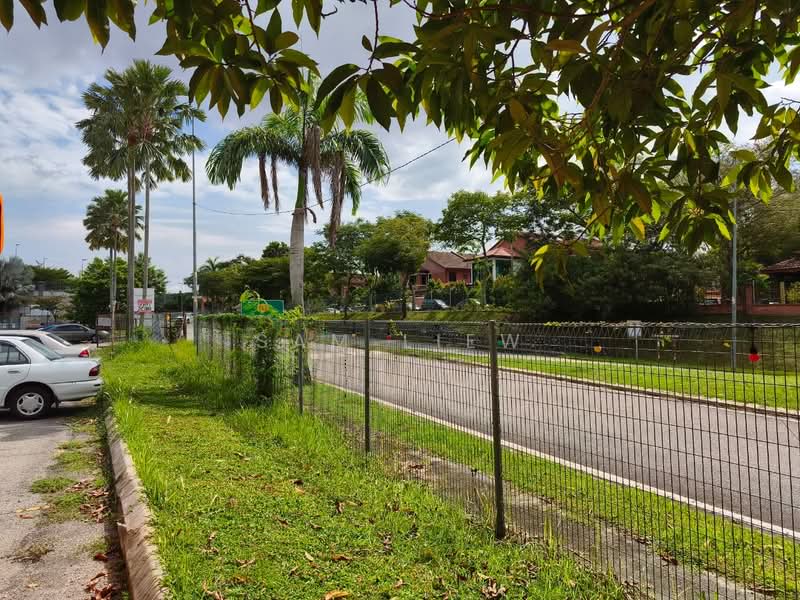 Shop / Office for Sale in Bandar Mahkota Cheras (Cheras) - Sam Liew - Exterior - PropertyGuru.com.my