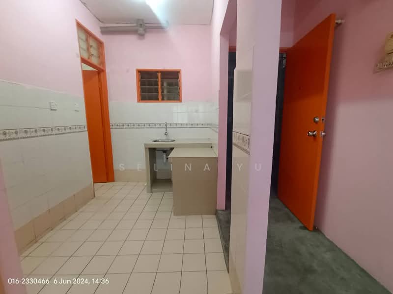 Pangsapuri untuk Disewa di Sri Dahlia - Selina Yu - Kitchen - PropertyGuru.com.my