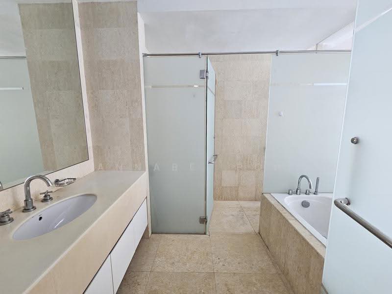Kondominium untuk Disewa di Brunsfield EmbassyView - Annabel Poh - Bathroom - PropertyGuru.com.my