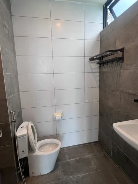 Servis Apartment untuk Disewa di The Podium - Leon Tan - Bathroom - PropertyGuru.com.my