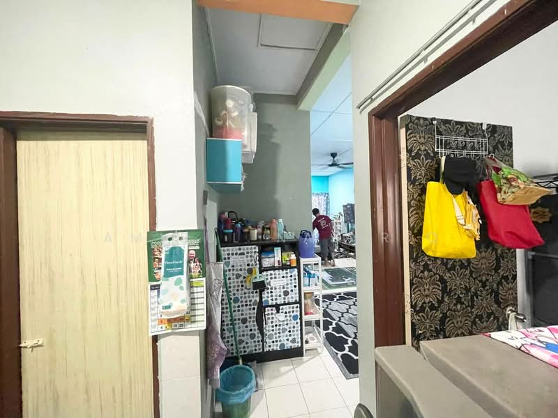 1-storey Terraced House for Sale in Klang (Selangor) - Amirul Nasyriq - Corridor - PropertyGuru.com.my