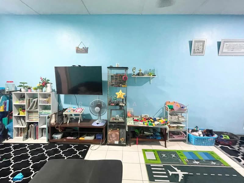 1-storey Terraced House for Sale in Klang (Selangor) - Amirul Nasyriq - Living Room - PropertyGuru.com.my