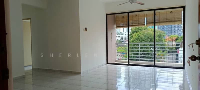 Pangsapuri untuk Dijual di Villa Batu Bukit - Sherlene Choo - Living Room - PropertyGuru.com.my
