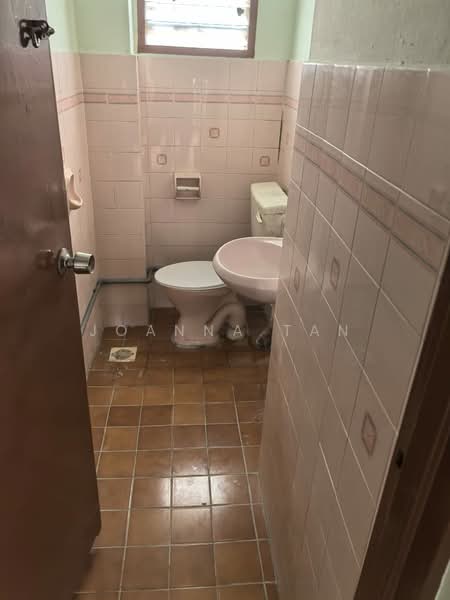 2-storey Terraced House for Sale in Usj 1 (Subang Jaya) - Joanna Tan - Bathroom - PropertyGuru.com.my