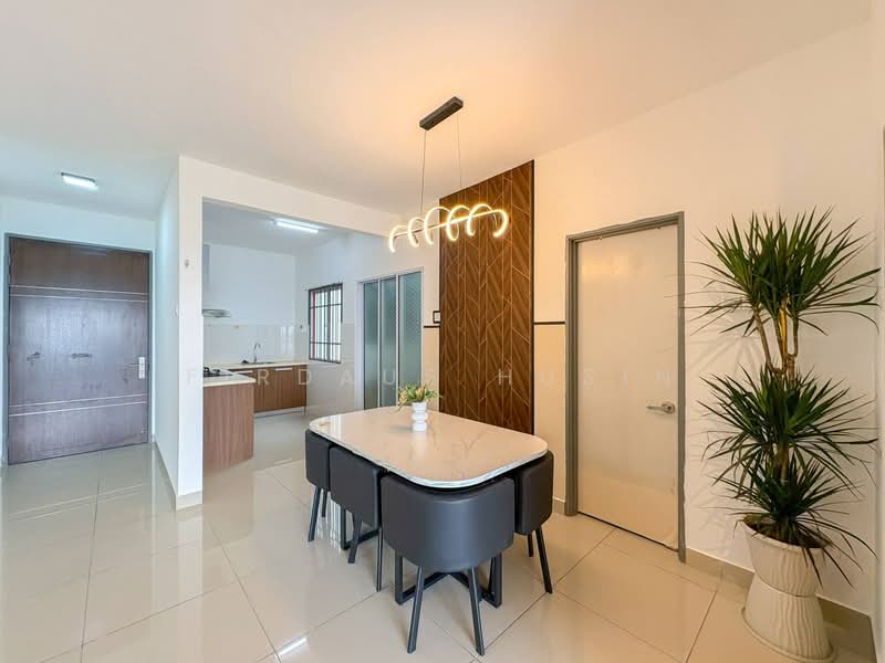 Kondominium untuk Dijual di Koi Prima Condominium - Firdaus Husin - Dining Room - PropertyGuru.com.my