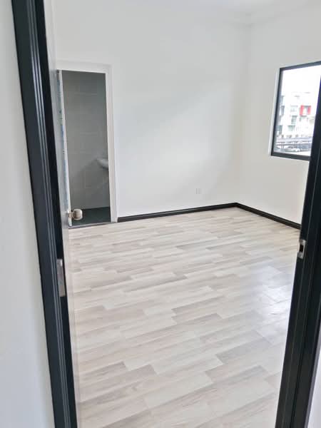 Pangsapuri untuk Dijual di Stutong Tiarra 2 - Jeno Tan - Interior - PropertyGuru.com.my