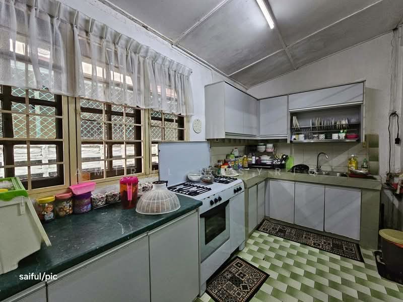 Rumah Berkembar untuk Dijual di Seksyen 19 (Petaling Jaya) - Amirul Nasyriq - Kitchen - PropertyGuru.com.my