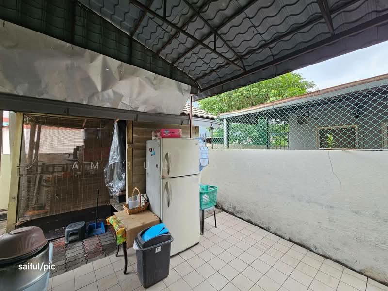 Rumah Berkembar untuk Dijual di Seksyen 19 (Petaling Jaya) - Amirul Nasyriq - Exterior - PropertyGuru.com.my