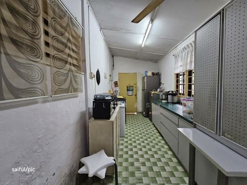 Rumah Berkembar untuk Dijual di Seksyen 19 (Petaling Jaya) - Amirul Nasyriq - Kitchen - PropertyGuru.com.my