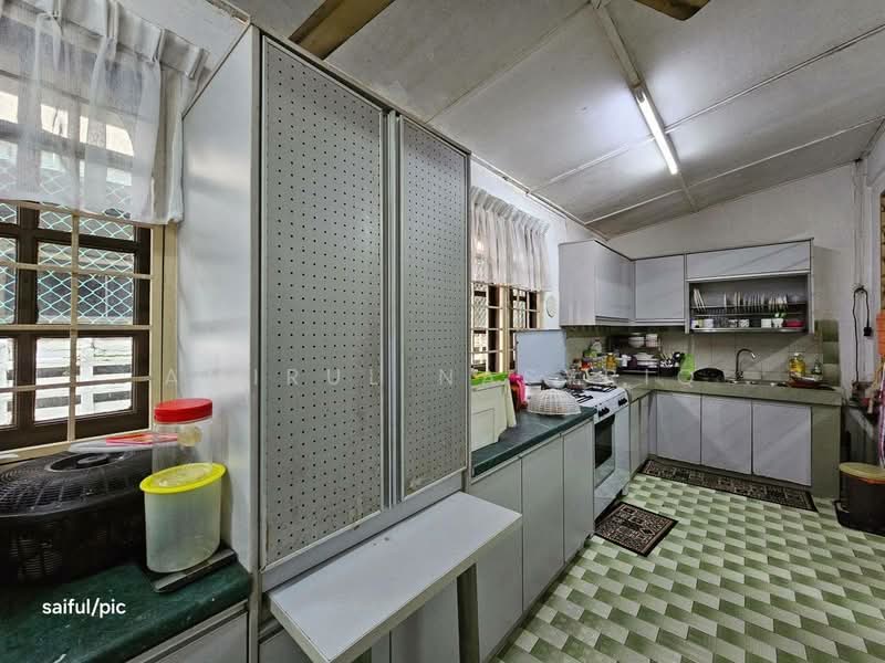 Rumah Berkembar untuk Dijual di Seksyen 19 (Petaling Jaya) - Amirul Nasyriq - Kitchen - PropertyGuru.com.my