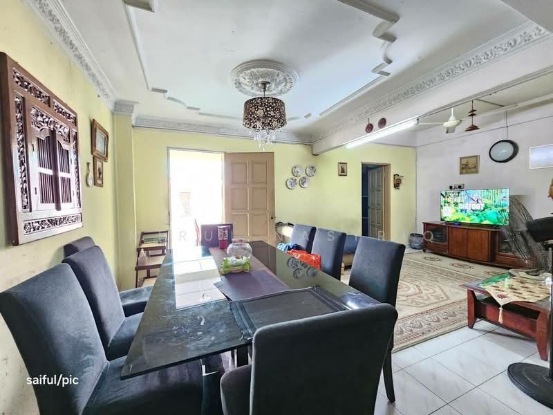 Rumah Berkembar untuk Dijual di Seksyen 19 (Petaling Jaya) - Amirul Nasyriq - Dining Room - PropertyGuru.com.my