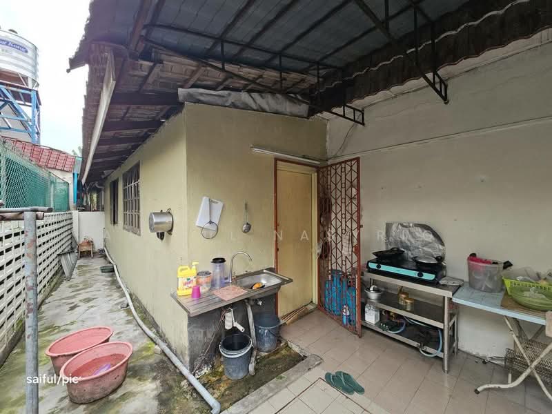 Rumah Berkembar untuk Dijual di Seksyen 19 (Petaling Jaya) - Amirul Nasyriq - Exterior - PropertyGuru.com.my