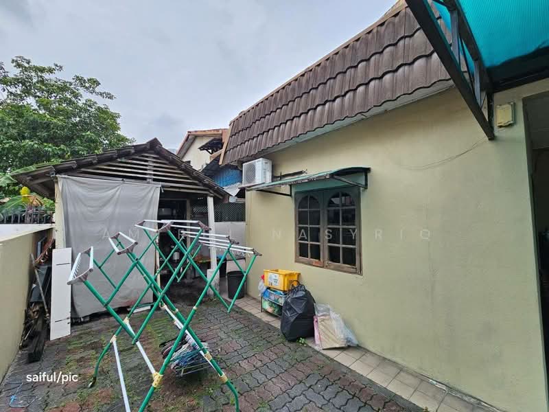Rumah Berkembar untuk Dijual di Seksyen 19 (Petaling Jaya) - Amirul Nasyriq - Exterior - PropertyGuru.com.my