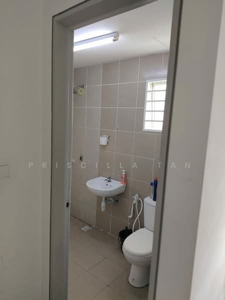 Terraced House for Sale in Kuala Selangor (Selangor) - Priscilla Tan - Bathroom - PropertyGuru.com.my