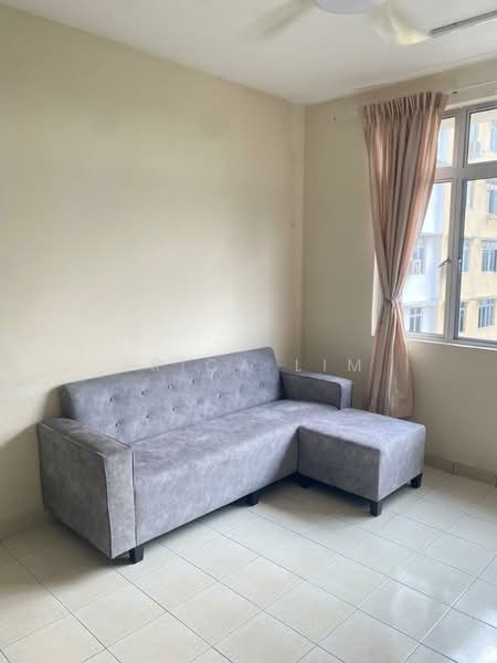 Pangsapuri untuk Disewa di Seri Molek Perdana - Erica Lim - Living Room - PropertyGuru.com.my