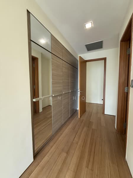 Kediaman Servis untuk Dijual di The Oval - Ivan How - PropertyGuru.com.my