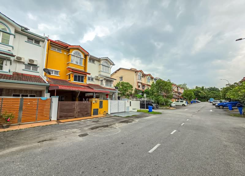 3-storey Terraced House for Sale in Subang Bestari (Shah Alam) - Muin Mn - Exterior - PropertyGuru.com.my