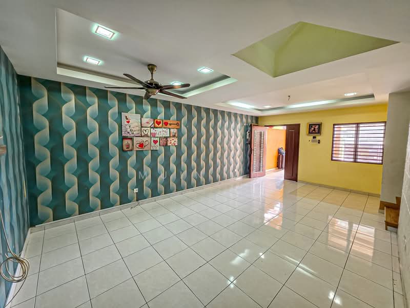 3-storey Terraced House for Sale in Subang Bestari (Shah Alam) - Muin Mn - Living Room - PropertyGuru.com.my
